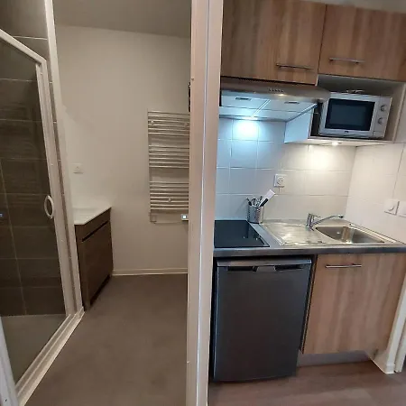 Nemea Student Arena Aparthotel *