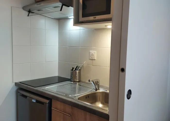 Nemea Student Arena Апарт-отель