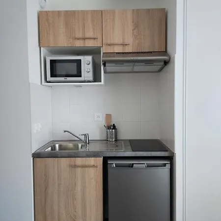 Nemea Student Arena 3*