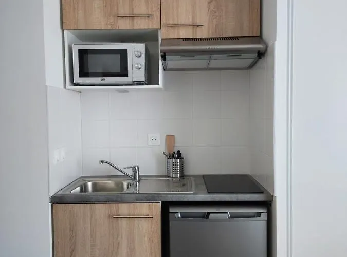 Nemea Student Arena 3*